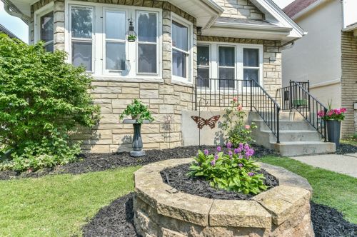 1936 68th St, Milwaukee, WI 53213-1902