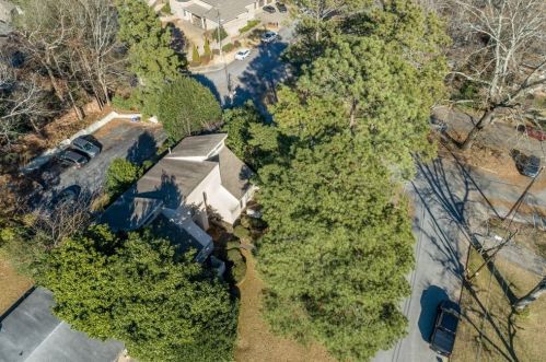 1152 Lynmoor Dr, Atlanta GA 30319-4126 exterior