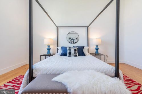 2218 Emerald St, Philadelphia PA 19134-2505 exterior