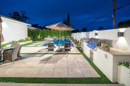 3302 51st St, Phoenix AZ  85018-6612 exterior