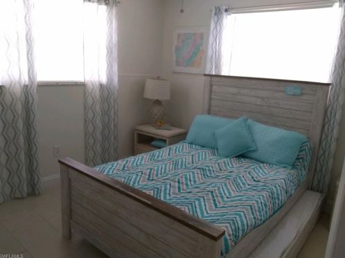 837 91 Ave, Naples FL 34108-2426 exterior