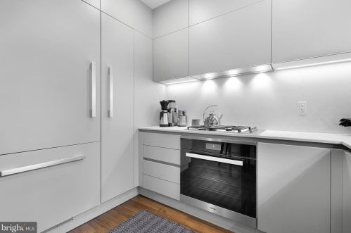 418 5th St, Washington DC  20003-2051 exterior