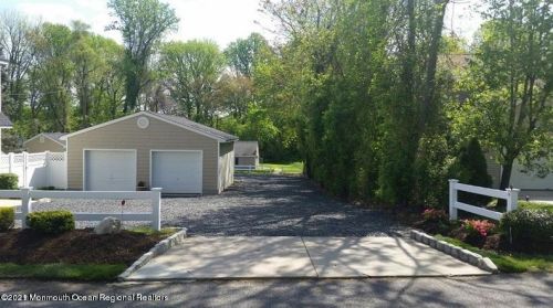 150 Magnolia Ln, Middletown NJ  07748-1858 exterior