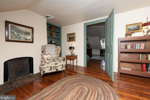 302 2nd St, Philadelphia PA 19148-1945 exterior