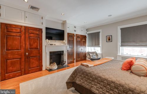 2101 Delancey St, Philadelphia PA 19103-6408 exterior