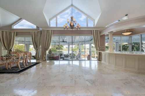 925 Spyglass Ln, Naples FL 34102-7735 exterior