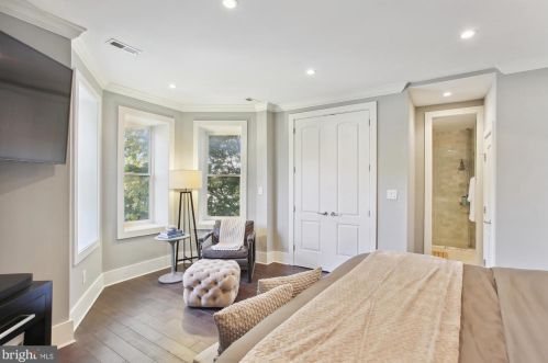 2208 Q St, Washington DC 20001-1955 exterior