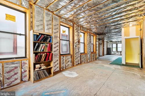 735 Bainbridge St, Philadelphia PA 19147-2008 exterior