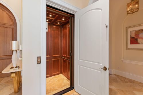 3855 Isla Del Sol Way, Naples FL  34114-9484 exterior