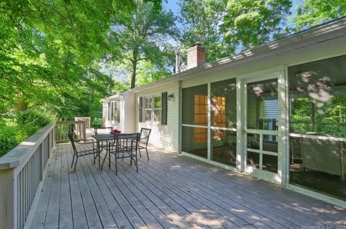 76 Mcfadden Dr, Wilton CT 06897-3912 exterior