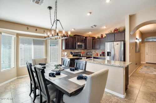 5623 27 Dr, Phoenix AZ 85053-1725 exterior