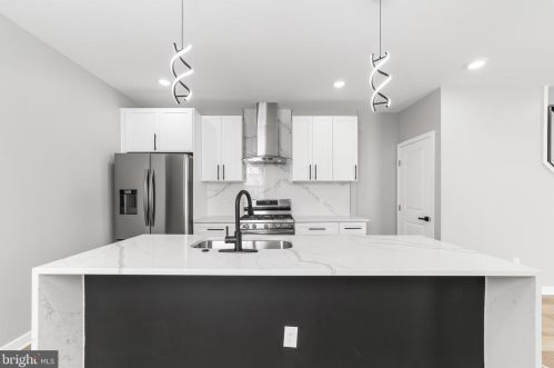 3734 Dungan St, Philadelphia PA  19124-5524 exterior