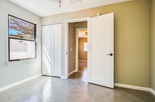 4137 1 St, Tucson AZ 85711-1510 exterior