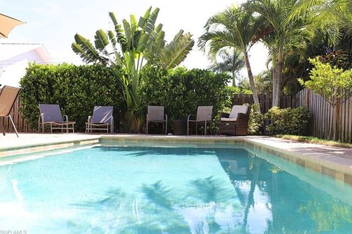 758 93 Ave, Naples FL 34108-2441 exterior