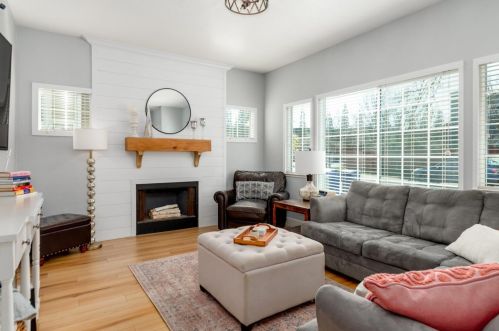 412 Parker Dr, Folsom, CA 95630-7949