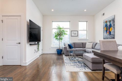 1413 Darien St, Philadelphia PA 19147-5726 exterior