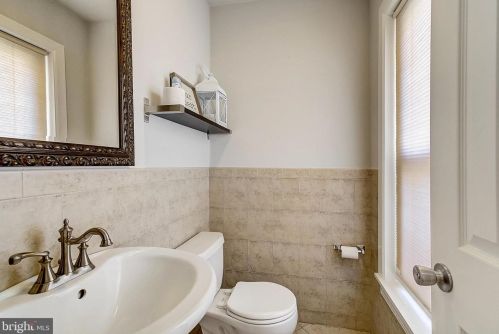 1820 Manton St, Philadelphia PA  19146-2923 exterior