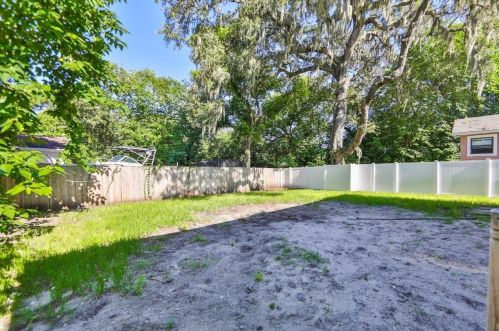 8704 El Portal Dr, Tampa FL  33604-1223 exterior