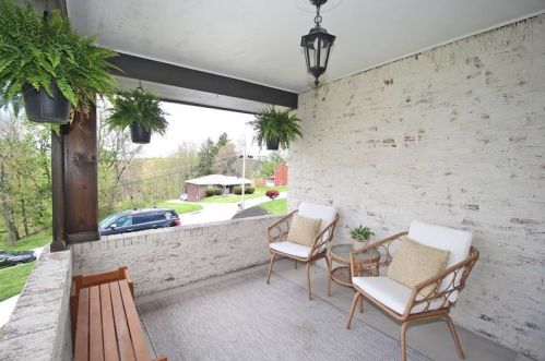 218 Skyview Dr, Pittsburgh, PA 15241-1910