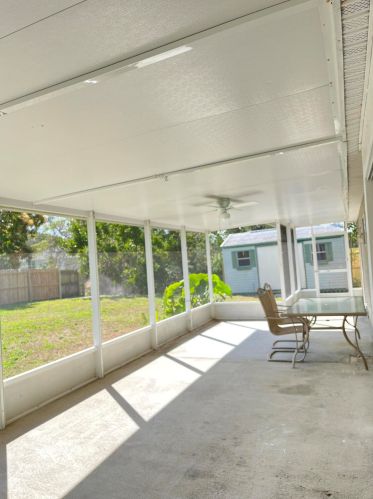 592 Whitmore Dr, Fort Pierce FL  34984-4570 exterior