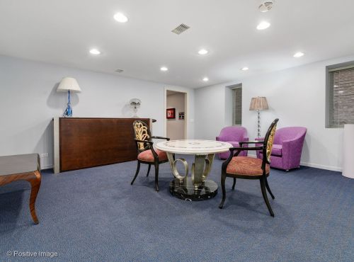 2042 Cleveland Ave, Chicago IL 60614-4509 exterior