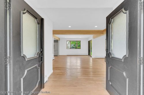 1120 Farmingdale Rd, Jackson Twp NJ  08527-1380 exterior