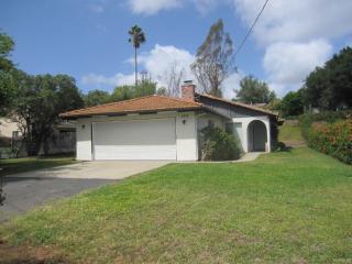 122 Lillian Way, Fallbrook CA  92028-2332 exterior