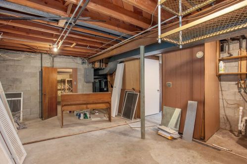 2161 Holliday Dr, Wyoming MI exterior