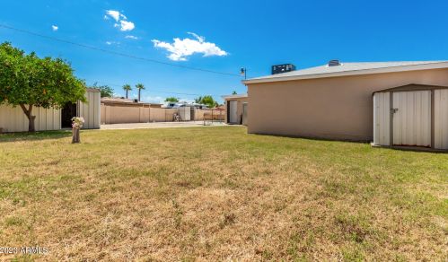 8301 28th Dr, Phoenix AZ 85051-8464 exterior