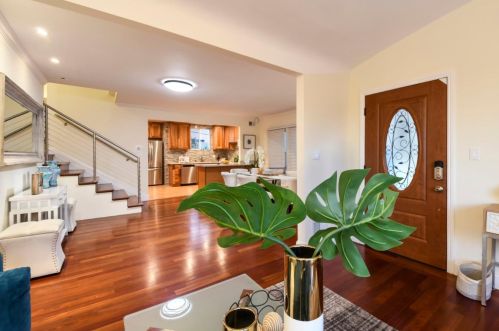 460 Magnolia Ave, Millbrae CA 94030-1940 exterior