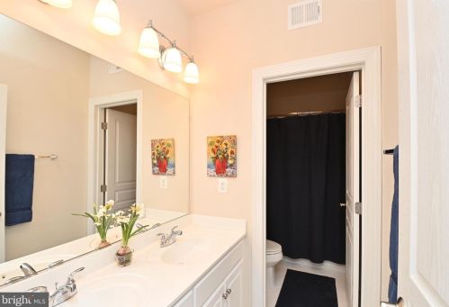 5718 Colfax Ave, Alexandria VA 22311-1012 exterior