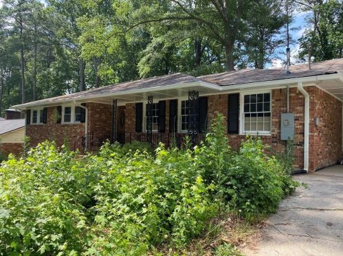 2793 Hayden Dr, Atlanta GA 30344-1057 exterior