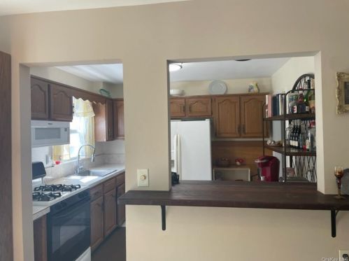 177 Quaspeck Blvd, Valley Cottage NY 10989-2431 exterior