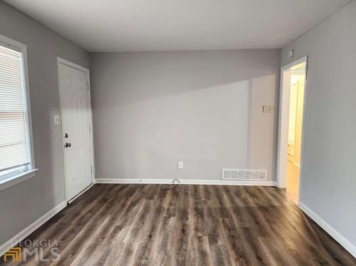 5250 Crystal Ln, Atlanta, GA 30349-5422