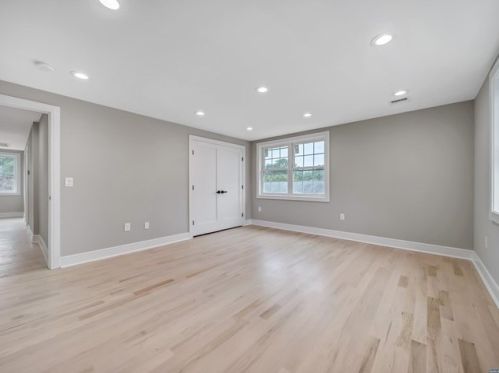 356 New Milford Ave, Dumont NJ 07628-2147 exterior