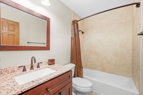 9006 Vine Ave, Bull Valley IL 60097-8243 exterior