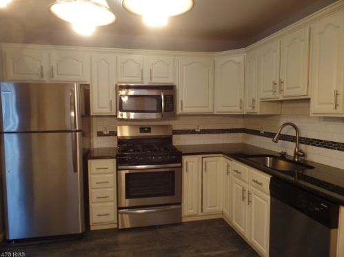 74 Williamson Ct, Bridgewater NJ  08807-5642 exterior