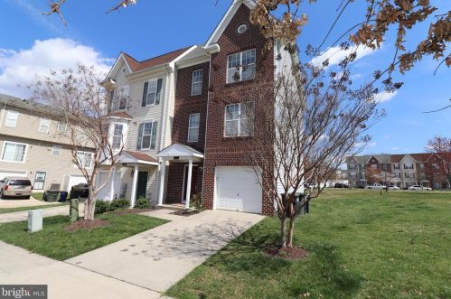 4 56th Pl, Washington, DC 20019-6568