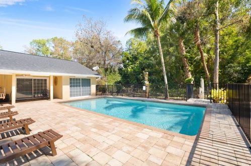 6210 Napa Wood Way, Naples FL 34116-3866 exterior