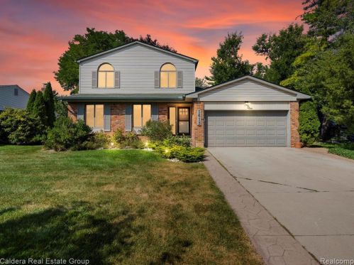 1413 Ogden Dr, Troy, MI 48083-5392