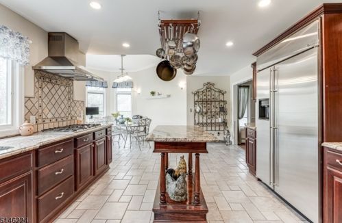 278 Ravenswood St, Mountainside NJ  07092-1360 exterior