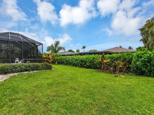 223 Bay Mdw Dr, Naples FL 34113-8301 exterior