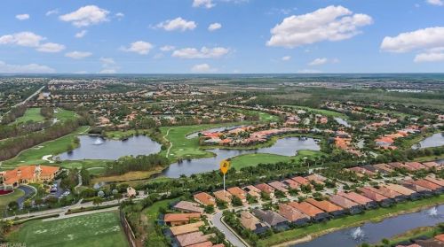 7331 Lantana Cir, Naples FL 34119-9809 exterior