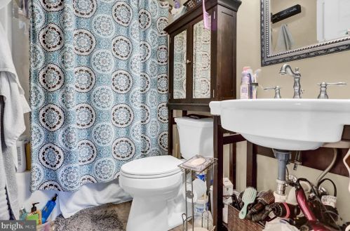 210 Boyer St, Littlestown PA 17340-1504 exterior