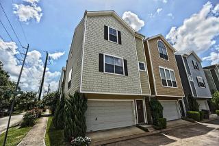 1262 Prince St, Houston TX  77008-6408 exterior