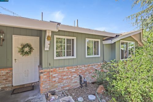 1820 Bailey Rd, Concord, CA 94521-1350