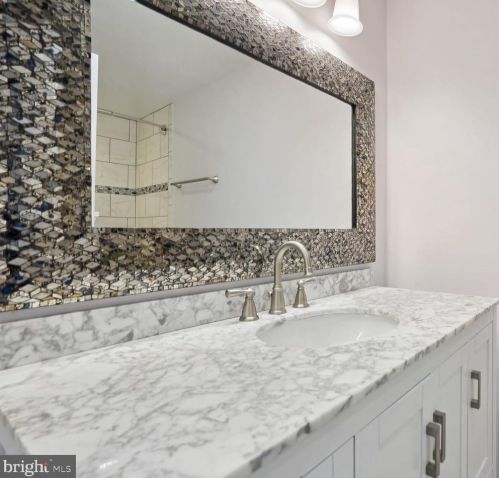 6638 Madison Mclean Dr, Mc Lean VA 22101-2901 exterior