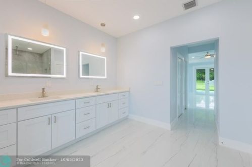 2470 Webster Ln, Fort Pierce FL 34953-5751 exterior