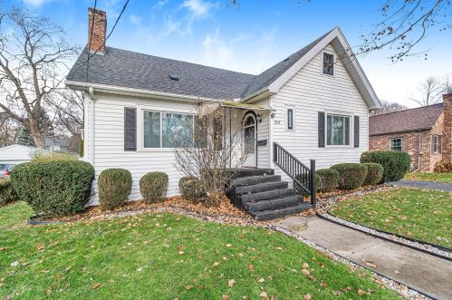 1215 Cambridge Dr, Kalamazoo, MI 49001-4403