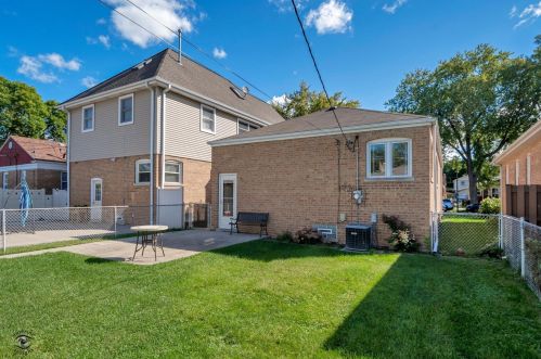 10108 Washtenaw Ave, Chicago IL 60645-3228 exterior